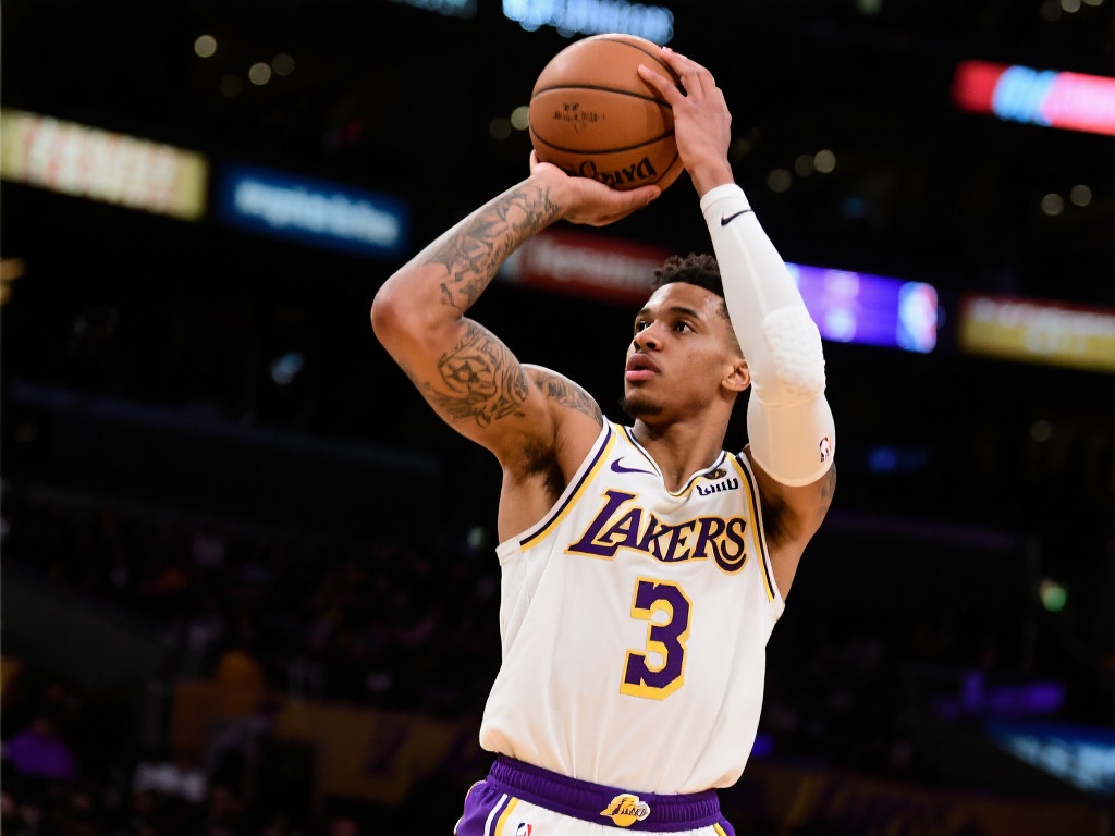 里夫斯狂飙三分创纪录,单场命中9记创新高 随着比赛的进行,里夫斯逐渐展现出了职业特